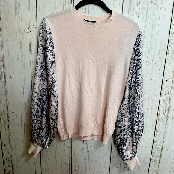 On twelfth Pink Snake Skin Sleeves Sweater Size Small - Picture 5 of 7